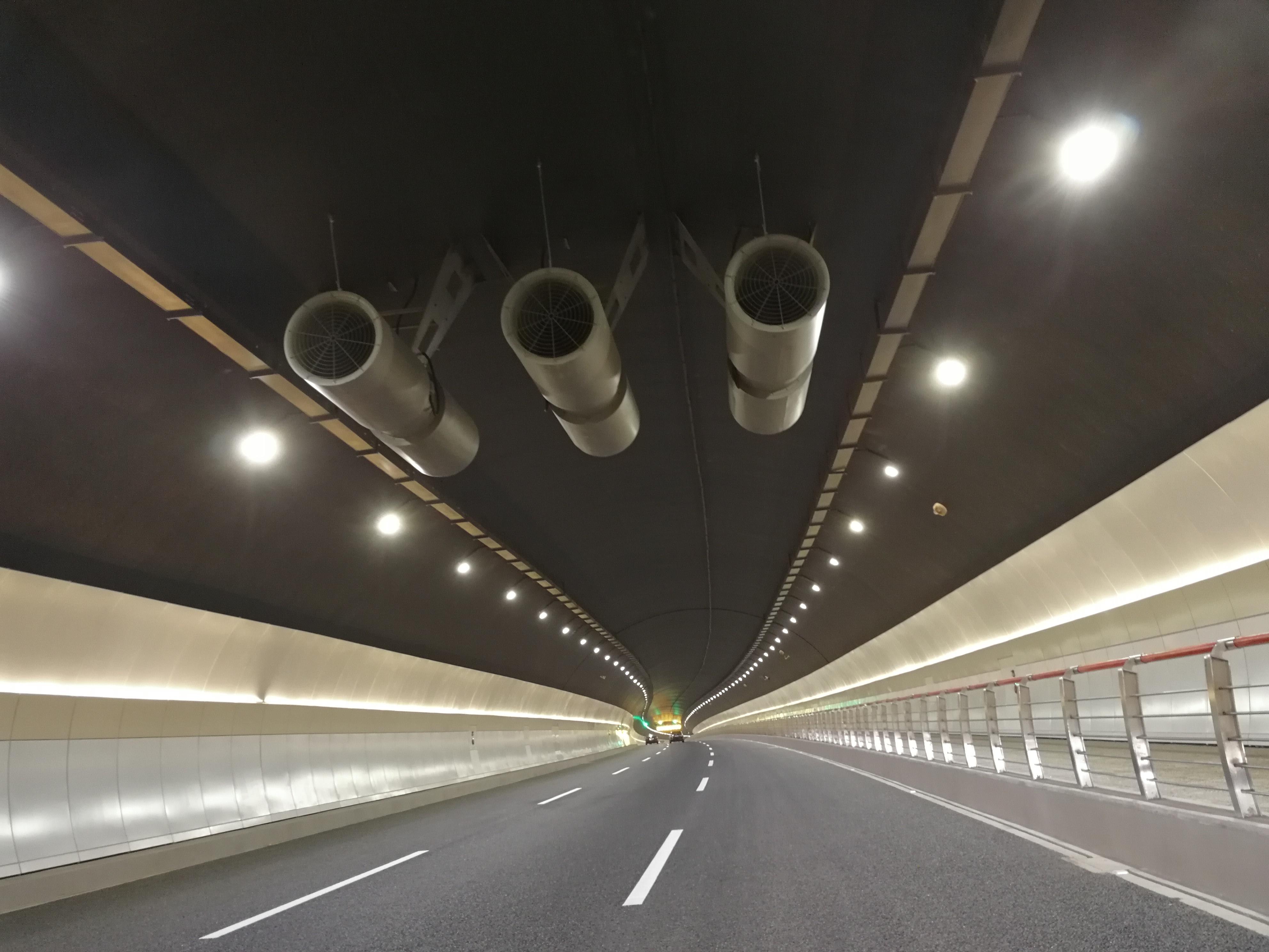 5.杭州市临平区星河路LED隧道灯改造项目 - 副本.jpg